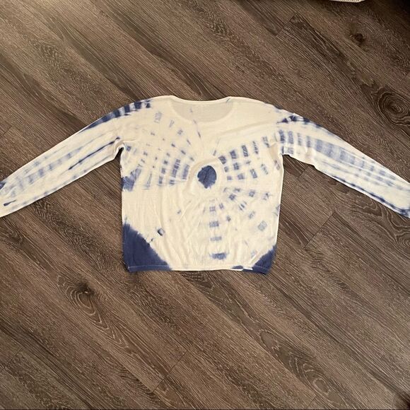 Hemisphere sweater  - Picture 6 of 6